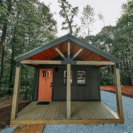 Cabin 5 One Bedroom W Kitchen